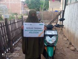 Akhiri Lelah Jalan Kaki Puluhan Kilometer, WIZ Pusat Kirim Motor Dakwah untuk Daiyah di Pelosok Bima