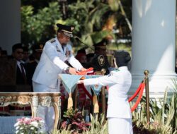 Gubernur Andi Sudirman Pimpin Detik-detik Pengibaran Merah Putih HUT ke-81 RI Tingkat Provinsi