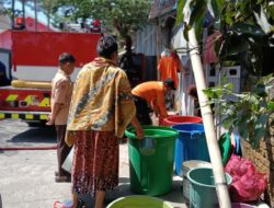 Tindak Lanjut Arahan Wali Kota, BPBD Makassar Salurkan Air Bersih ke 23 Titik di 5 Kecamatan