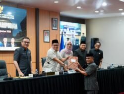 Jufri Rahman Hadiri Paripurna DPRD Sulsel, Pemprov Siap Cermati Aspirasi Hasil Reses