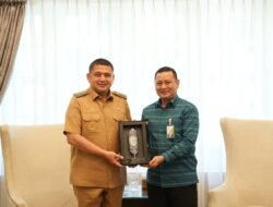 Pemkot Makassar dan BPJS Serahkan Santunan Ratusan Juta untuk Ahli Waris Pekerja Rentan