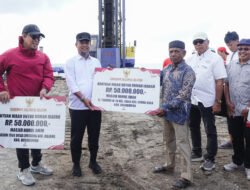 Gubernur Sulsel Serahkan BK Rp17 Miliar untuk Pemkab Bulukumba, Termasuk Masjid Terapung Pantai Merpati