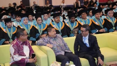 Pesan Munafri ke Wisudawan STIM-LPI Makassar: Ini Bukan Akhir Perjalanan, Tapi Awal untuk Memberi Manfaat