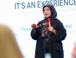 Berangkat Dari Pengalaman Profesional. Fauziah Zulftri : Dari Alumni , Bersama Alumni, Untuk Dampak Lebih Besar